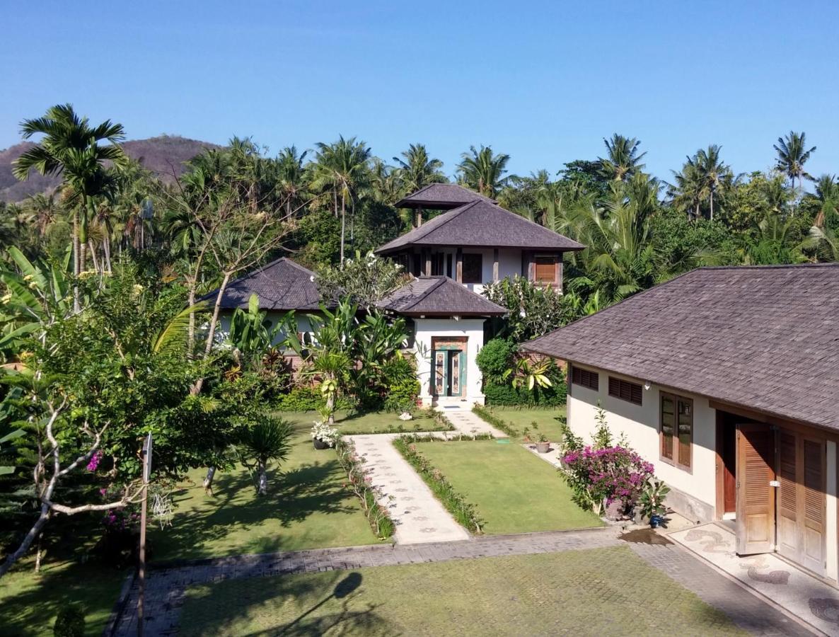 Villa Rumah Isah Candi Dasa  Exterior photo